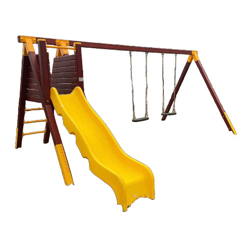 Csúszdaállvány hintákkal